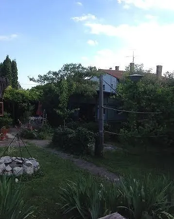 Grill Garten Vendeghaz بيت ضيافة